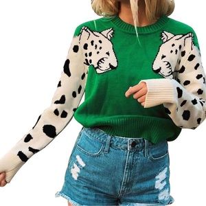Angashion Women's Leopard Sleeve Cropped Sweater size: M